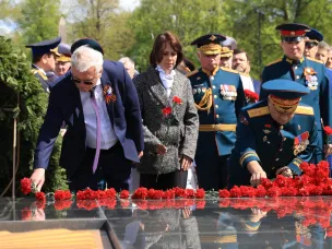 Глеб Никитин в День Победы почтил память павших героев у Вечного огня в Нижегородском кремле